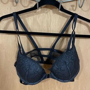 Victoria’s Secret-Black strappy bra